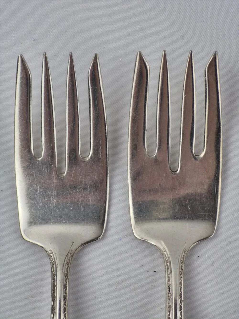 Luxor Plate Wallace Dorothy Q Silverplate Dessert Forks Set of 4